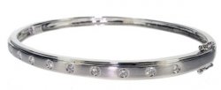 Bangle with 11 Diamonds