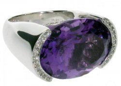 Large Oval 'Funky' ring - Amethyst