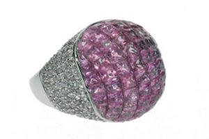 Invisibly set large ring