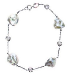 Pearl and Diamond bracelet Rock collection