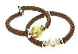 Leather cuff with large South Sea Pearl - tan
