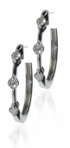 Hoop with 3 single Diamonds