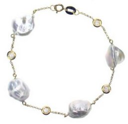 Pearl and Diamond bracelet Rock collection