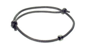 Knotted wire cuff